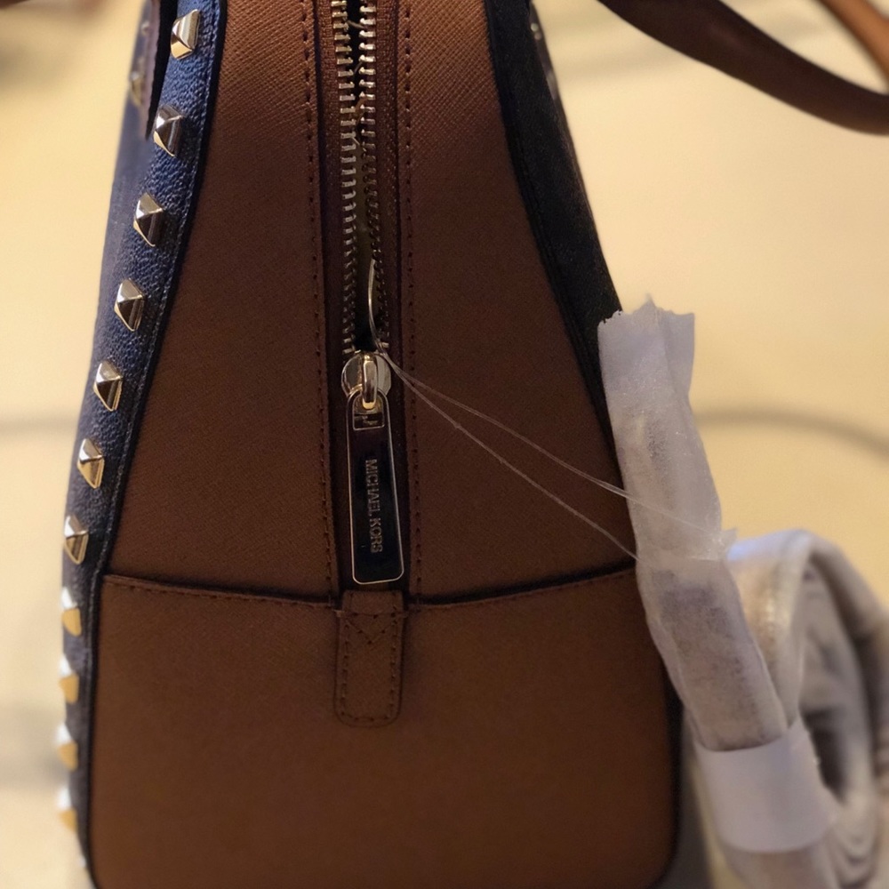 Michael Kors original Satchel Brand New with strap - Picture 7 of 7